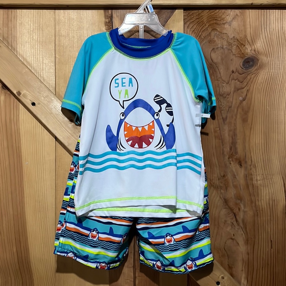 NWOT 2 PC size 24 months Quad Seven swimsuit set swim trunks and shirt